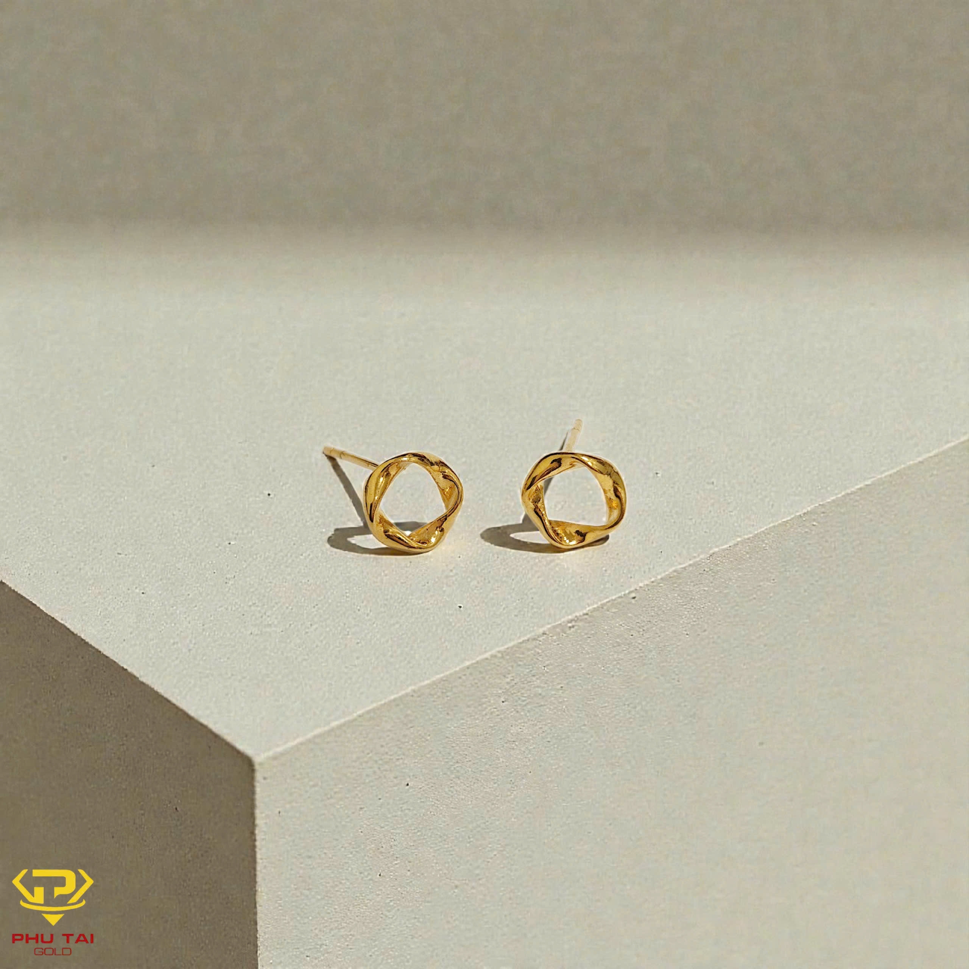 Khuyên tai vàng ta (mã KT 592)